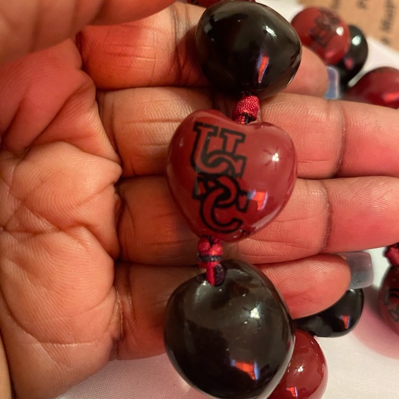 Red and Black USC KONA Beaded Necklace - Picture 3 of 3